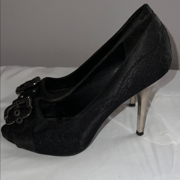 Charlotte Russe Metallic Gray Heels with Floral Design - Picture 3 of 7